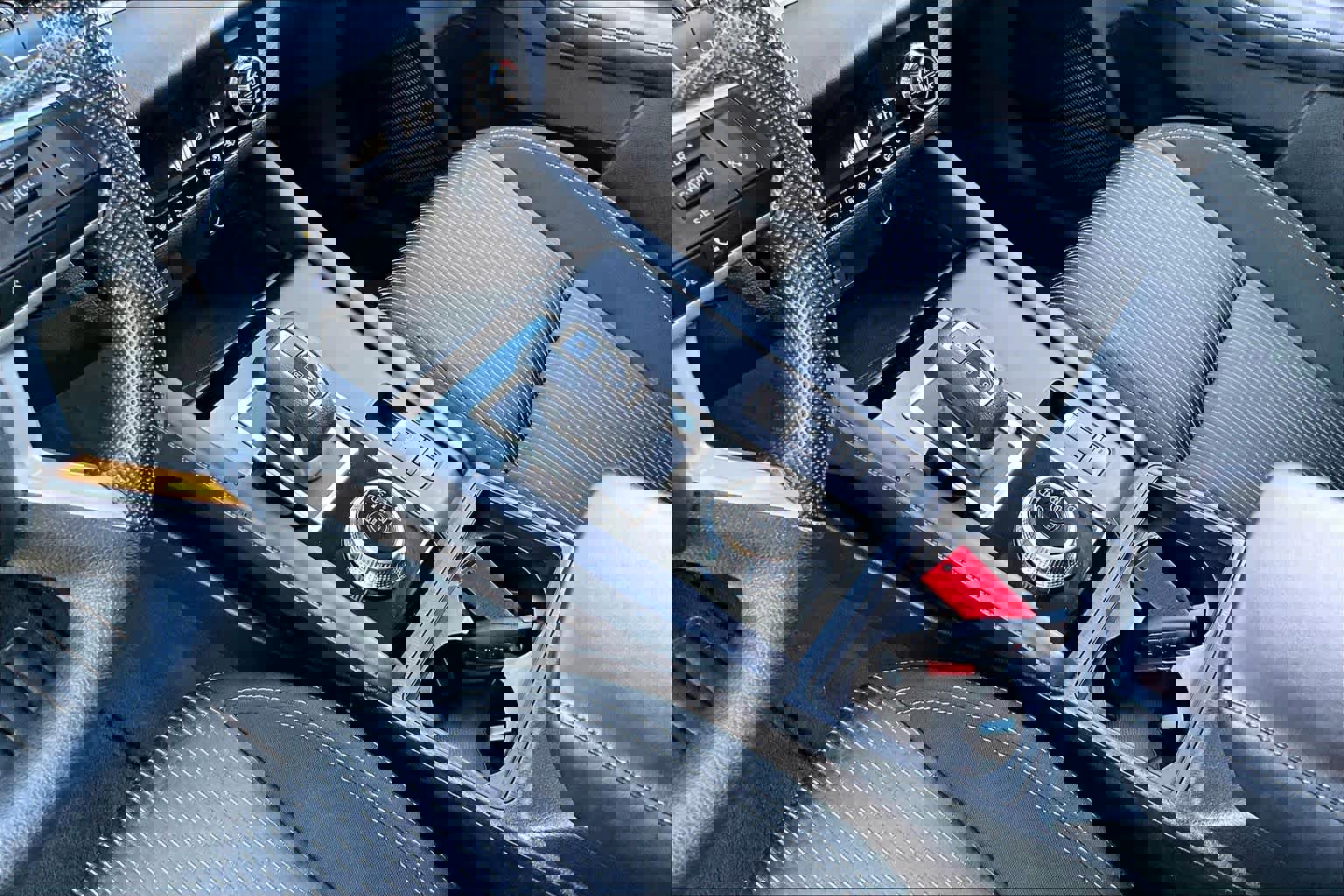 Used 2023 Mitsubishi Outlander ES image 16