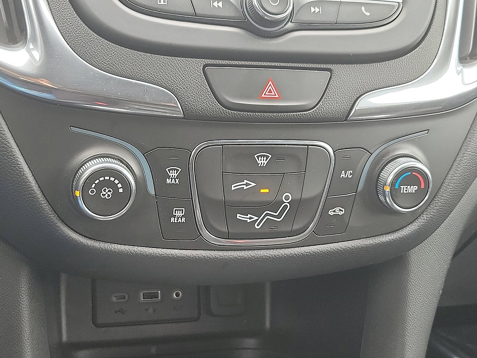 Used 2021 Chevrolet Equinox LT AWD/4WD image 15