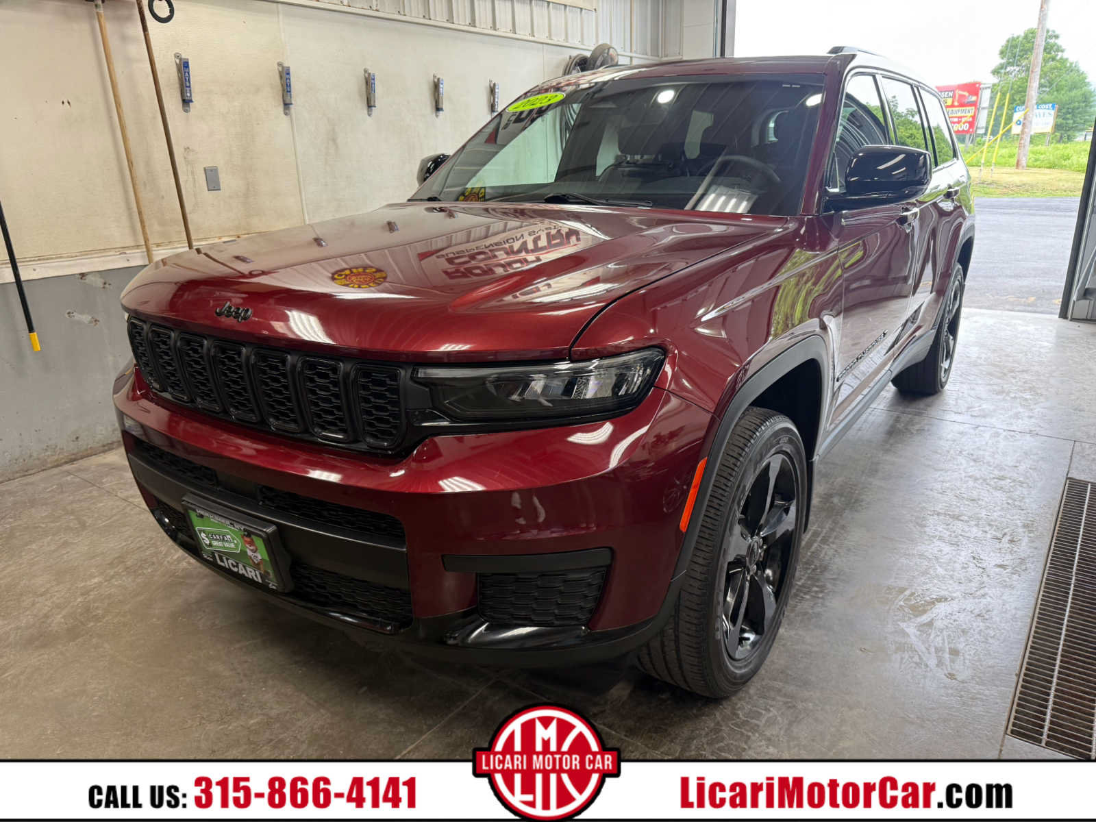 Used 2023 Jeep Grand Cherokee L Laredo AWD/4WD image 1