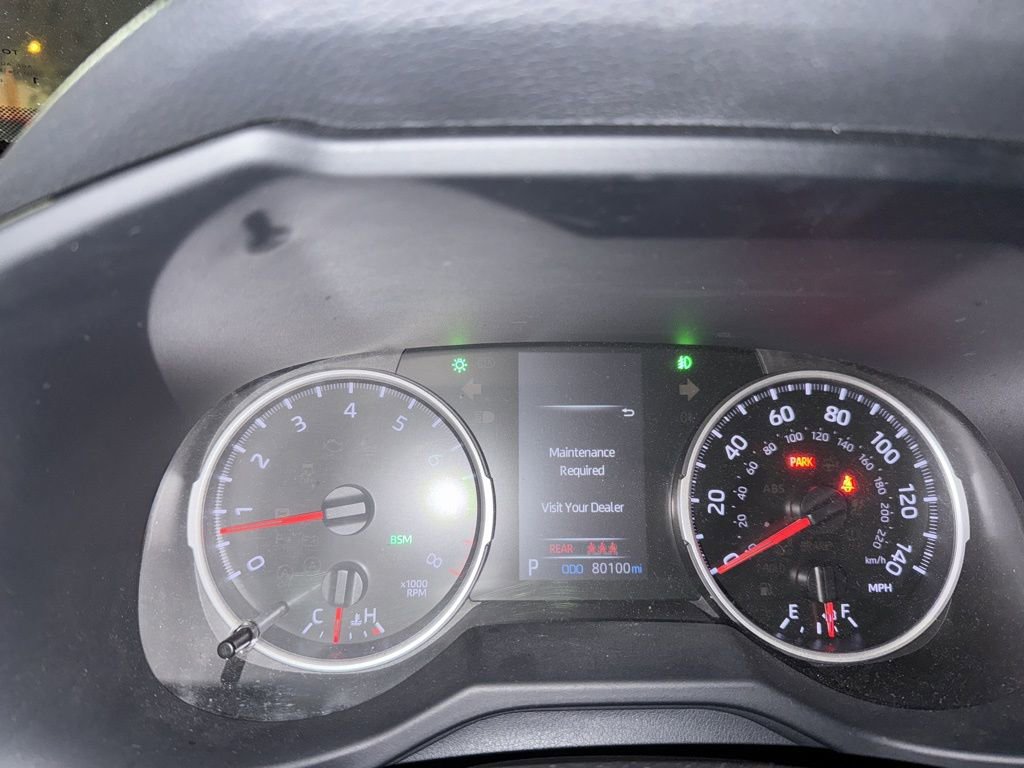 Used 2020 Toyota RAV4 XLE Premium image 26