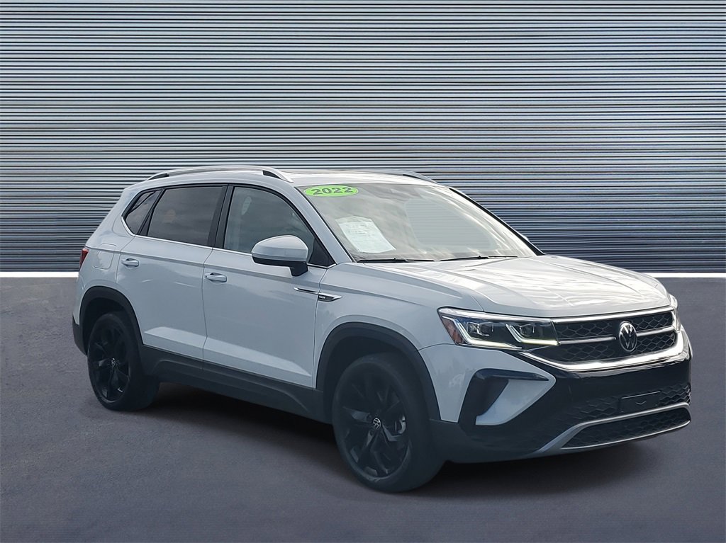 Used 2022 Volkswagen Taos SEL image 2