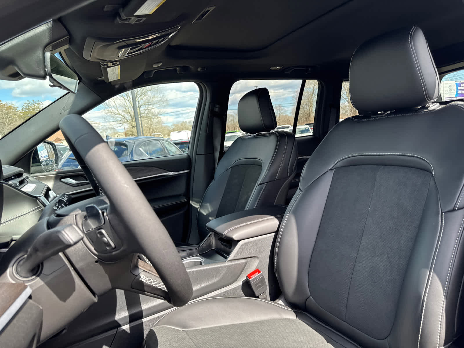 New 2026 Jeep Grand Cherokee Altitude image 13