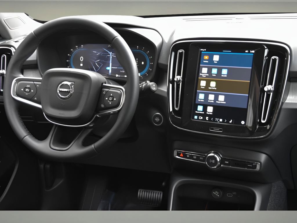 Certified 2025 Volvo XC40 B5 Ultra w/ Protection Package Premier image 14