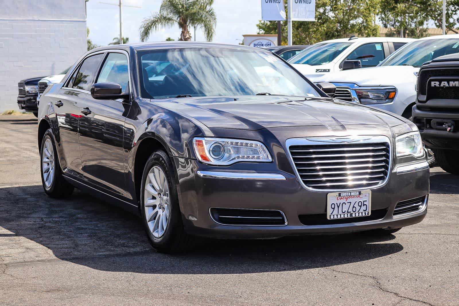 Used 2014 Chrysler 300 RWD image 3