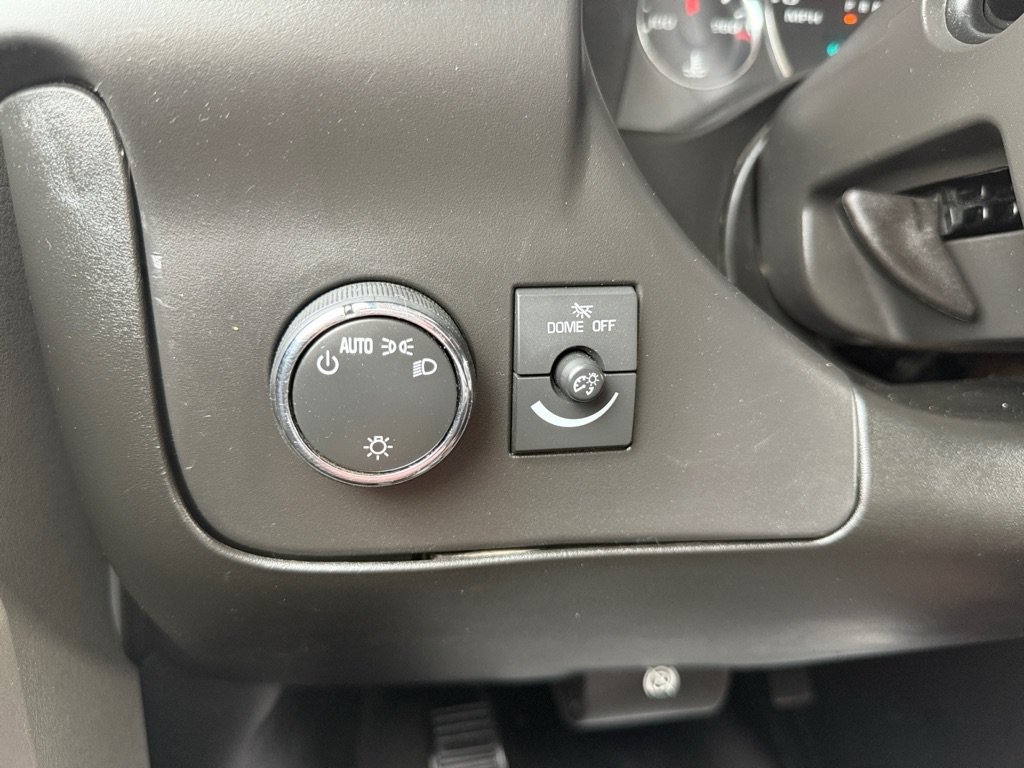 Used 2018 Chevrolet Express 3500 w/ Driver Convenience Package RWD image 22