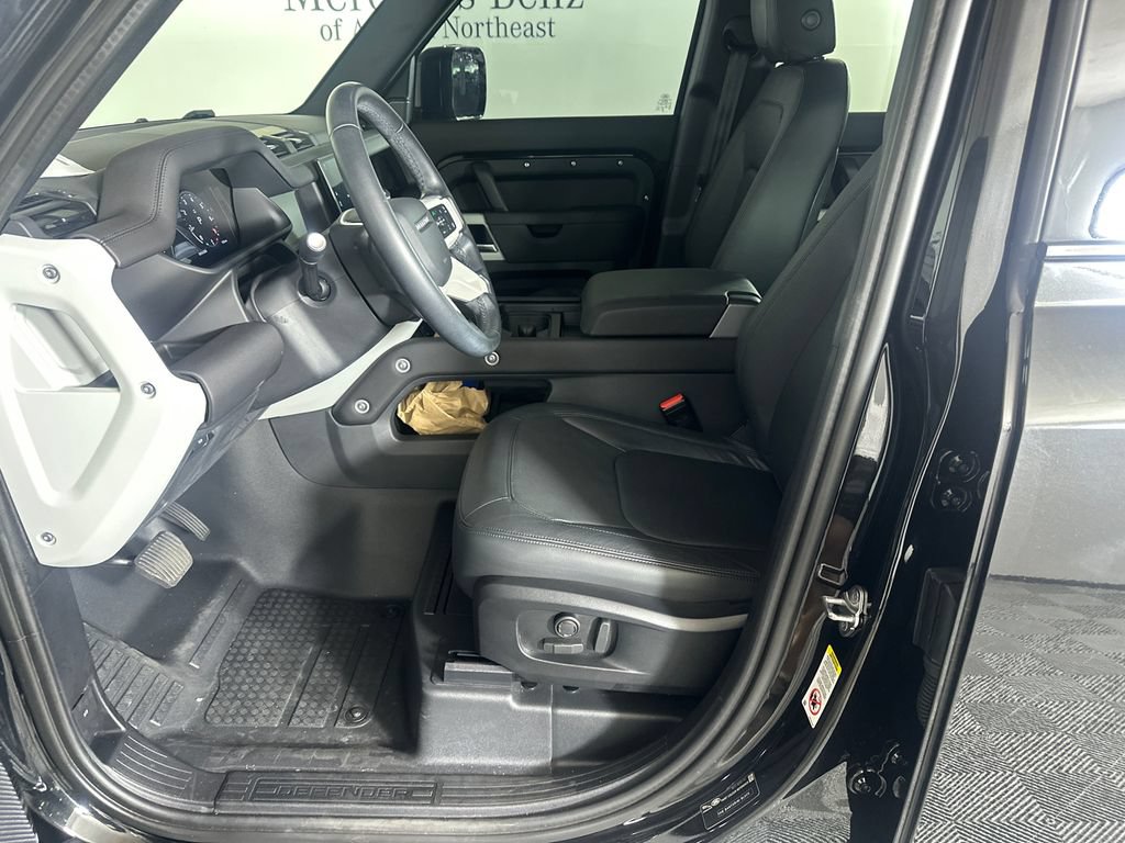 Used 2024 Land Rover Defender 110 SE AWD/4WD image 9