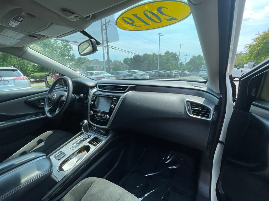 Used 2019 Nissan Murano SV w/ Premium Package AWD/4WD image 13