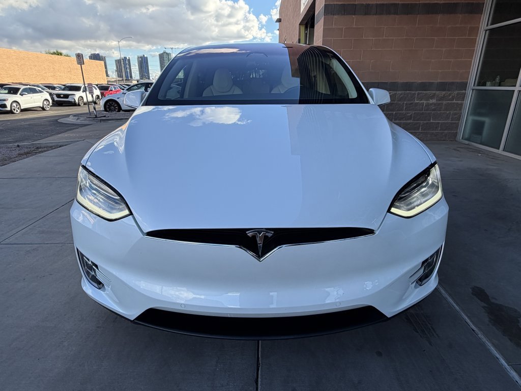 Used 2019 Tesla Model X 75D image 10