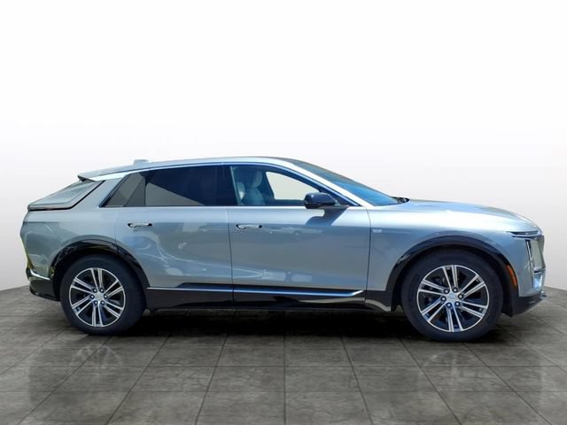 Certified 2024 Cadillac Lyriq Luxury AWD/4WD image 6