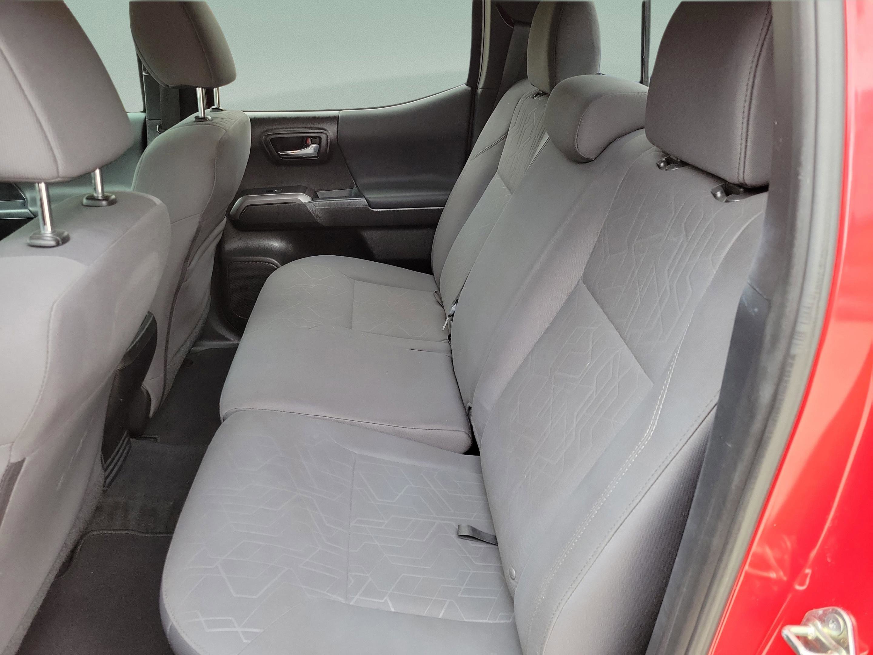 Used 2018 Toyota Tacoma TRD Sport AWD/4WD image 13