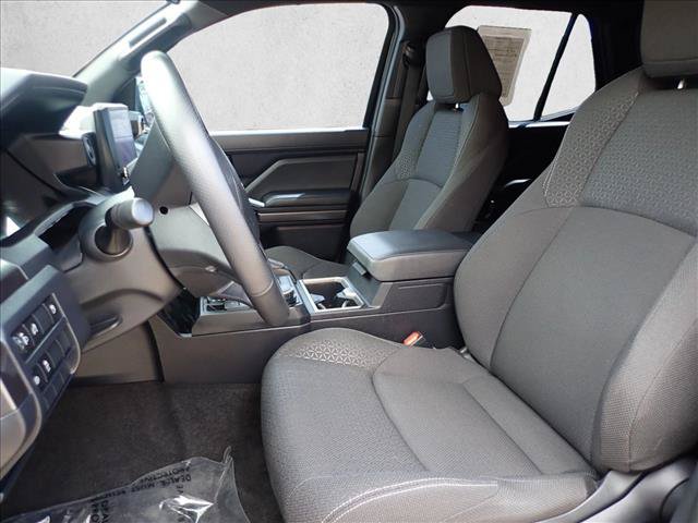 Used 2025 Toyota 4Runner SR5 AWD/4WD image 11