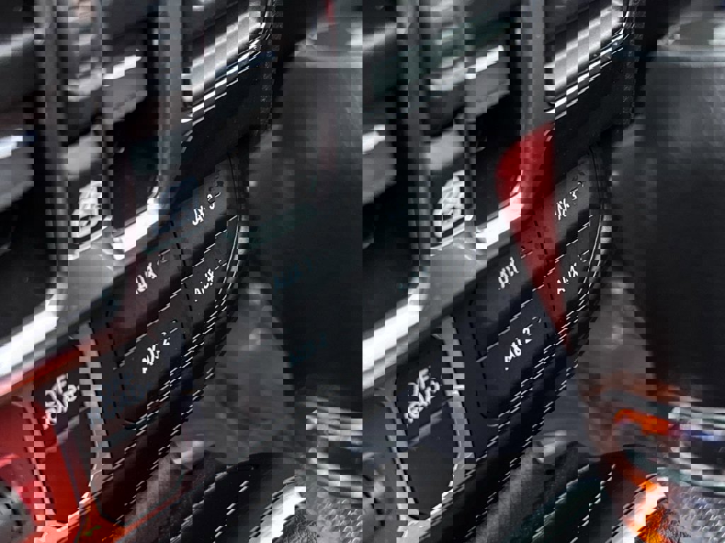 Used 2024 Jeep Wrangler Willys image 27