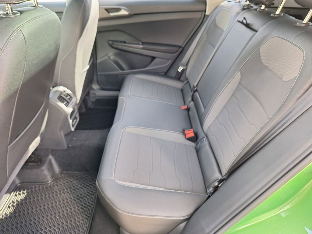 New 2026 Volkswagen Taos SE image 22