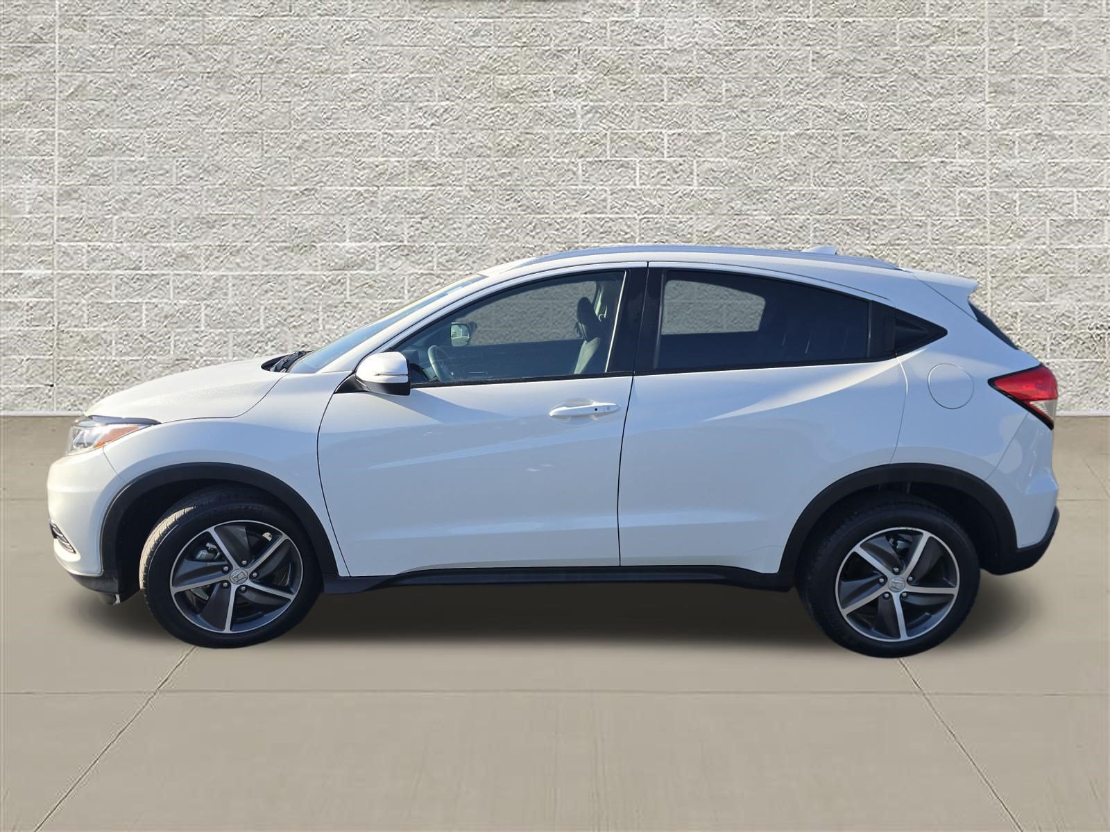 Used 2022 Honda HR-V EX-L image 4