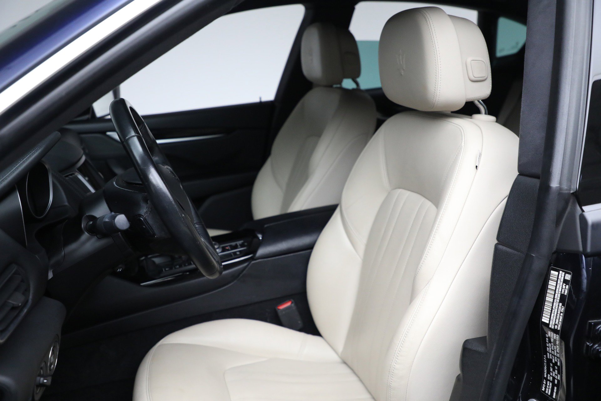 Used 2019 Maserati Levante image 14