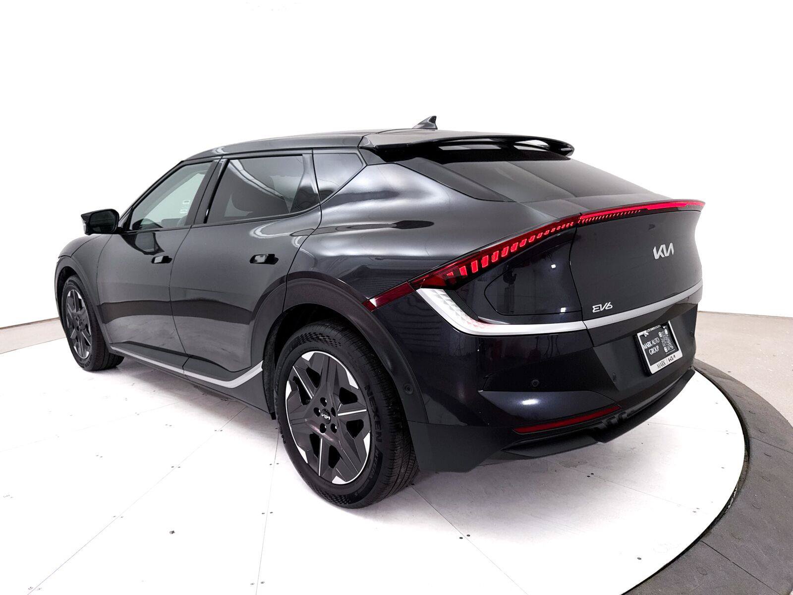 Used 2025 Kia EV6 Light w/ Light LR Technology Package RWD image 17