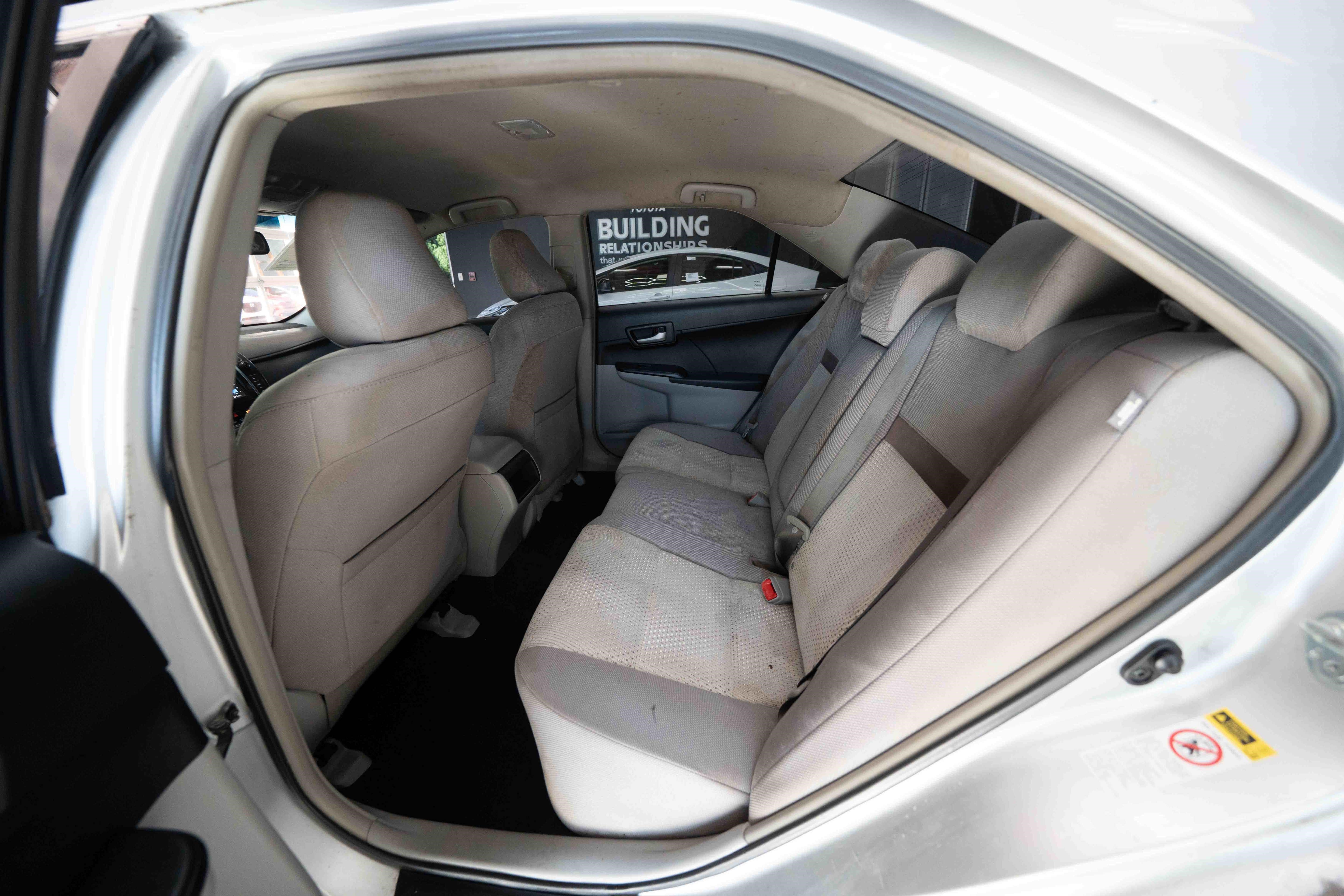 Used 2012 Toyota Camry LE FWD image 23