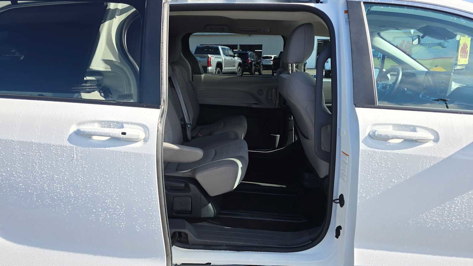 Used 2024 Toyota Sienna LE image 15