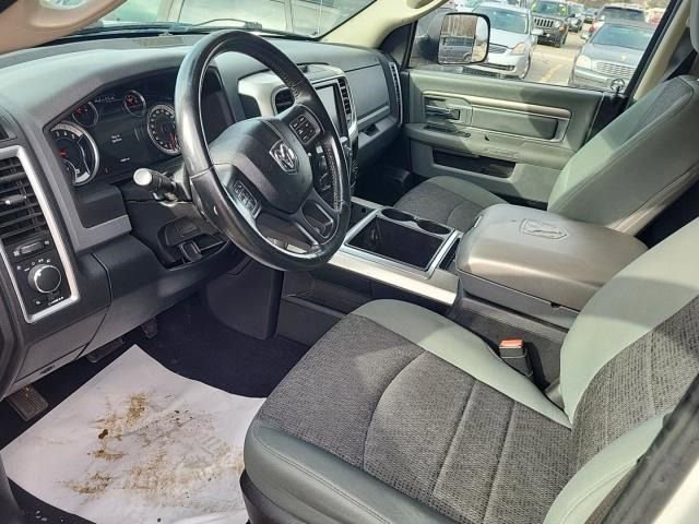 Used 2015 RAM 1500 Classic SLT w/ Luxury Group image 5