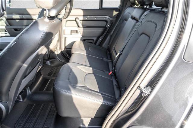 Used 2024 Land Rover Defender 110 S image 20