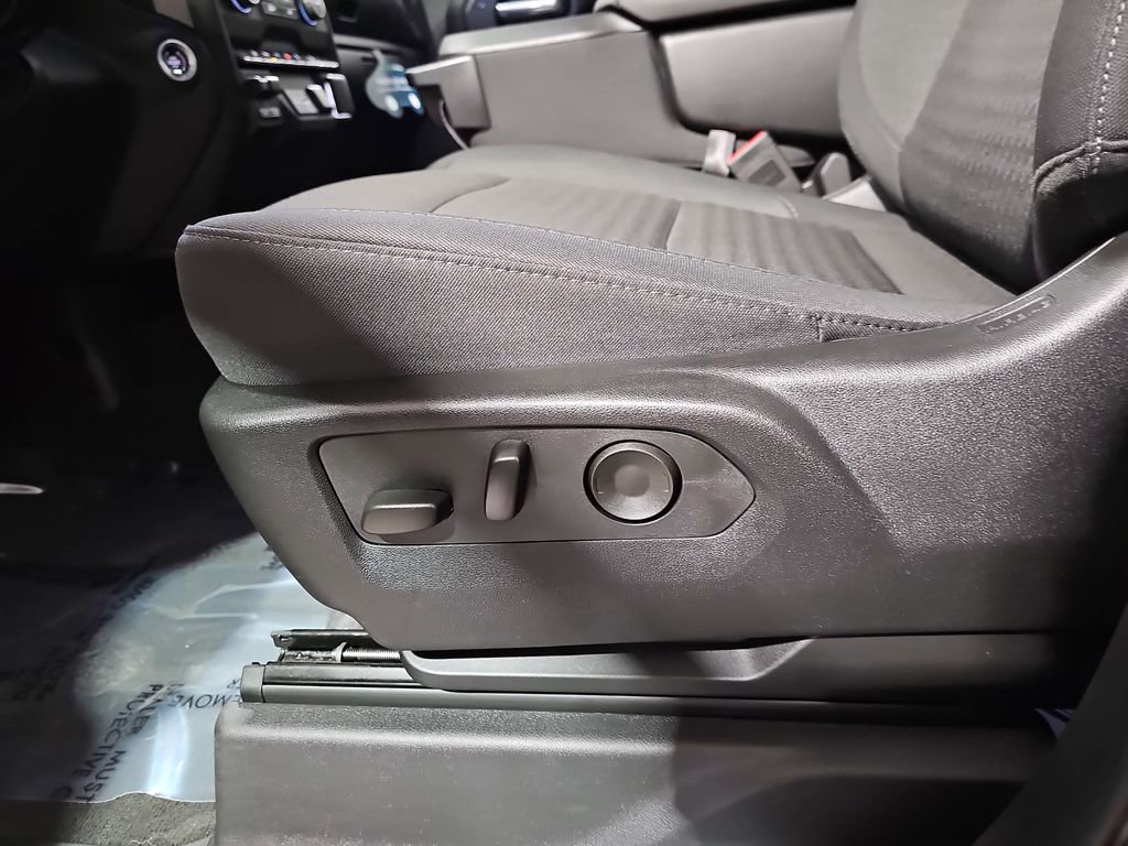 Certified 2024 Chevrolet Silverado 2500 Custom w/ Custom Value Package image 33