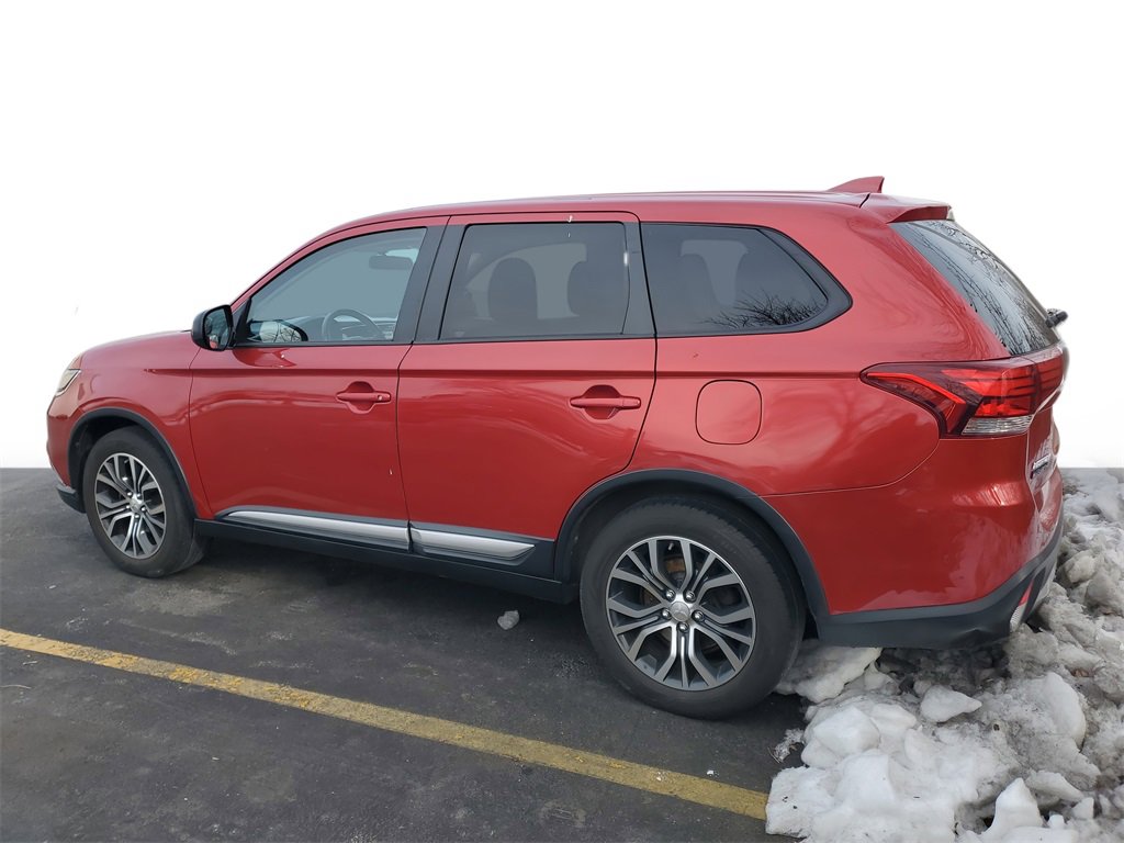 Used 2017 Mitsubishi Outlander ES image 5