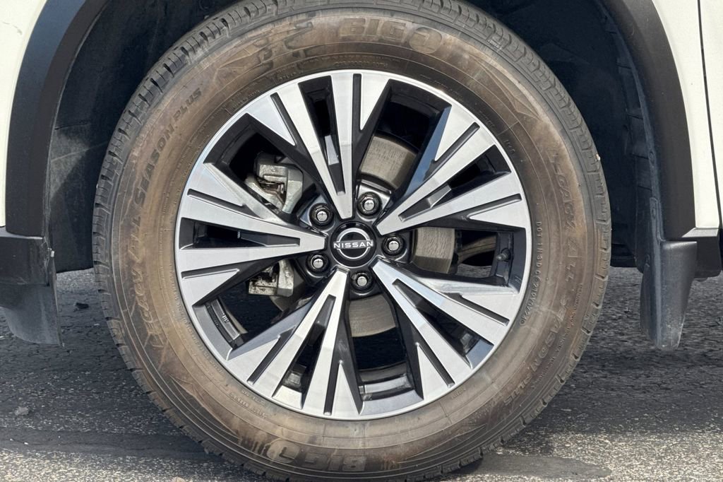 Used 2023 Nissan Rogue SV image 26