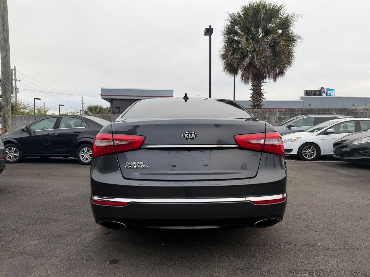 Used 2015 Kia Cadenza Premium FWD image 5