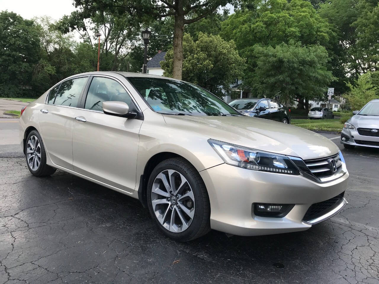 Used 2015 Honda Accord Sport image 2