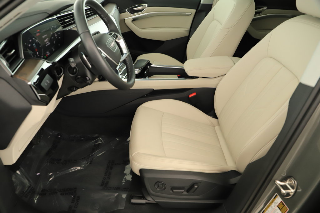 Certified 2024 Audi Q8 e-tron Premium Plus AWD/4WD image 24