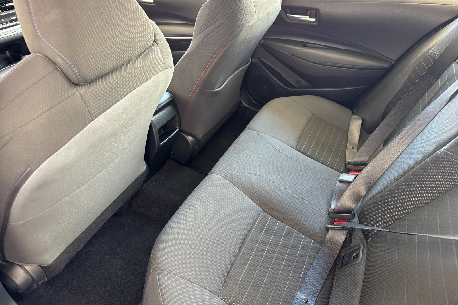 Used 2021 Toyota Corolla SE w/ Carpet Mat Package (TMS) FWD image 27