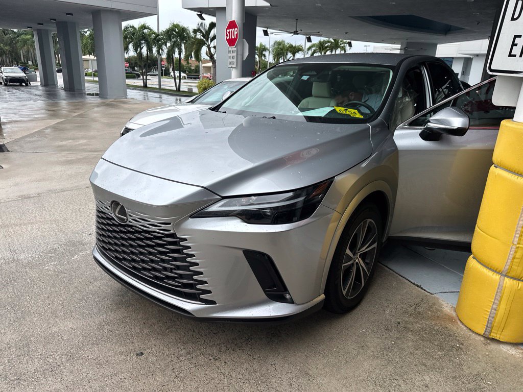 Used 2023 Lexus RX 350 FWD image 3