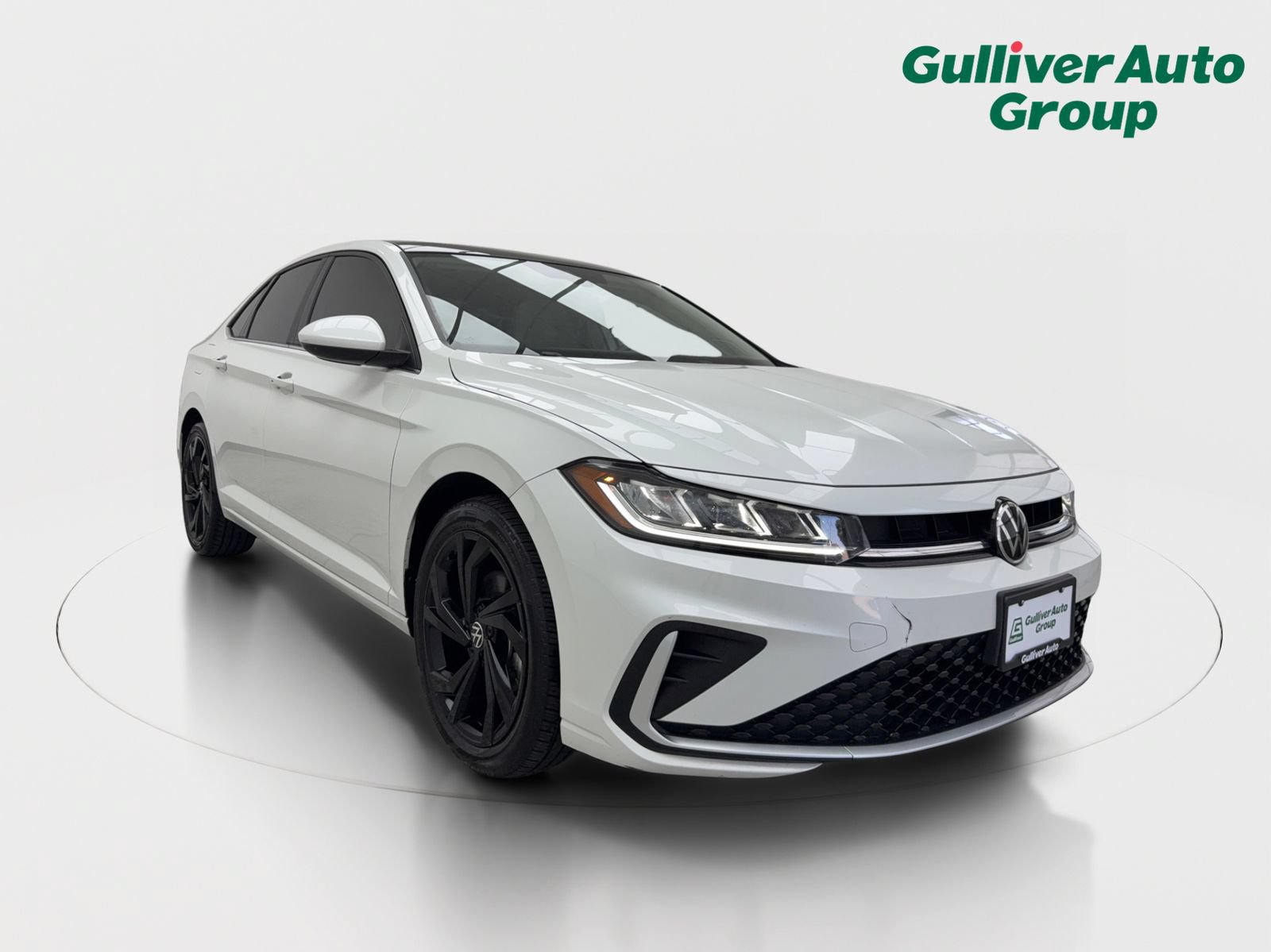 Used 2025 Volkswagen Jetta SE w/ Sunroof Package FWD image 13