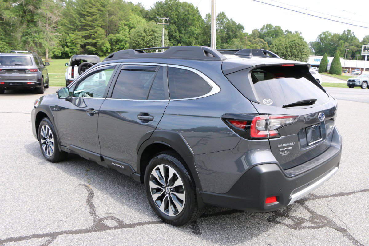 Used 2024 Subaru Outback Limited AWD/4WD image 3