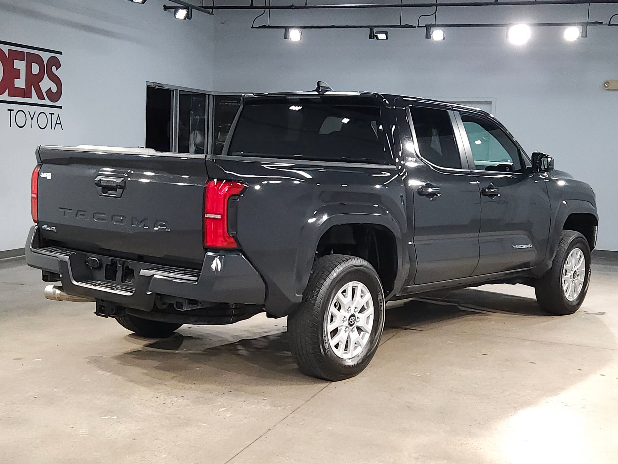 Certified 2025 Toyota Tacoma SR5 image 7