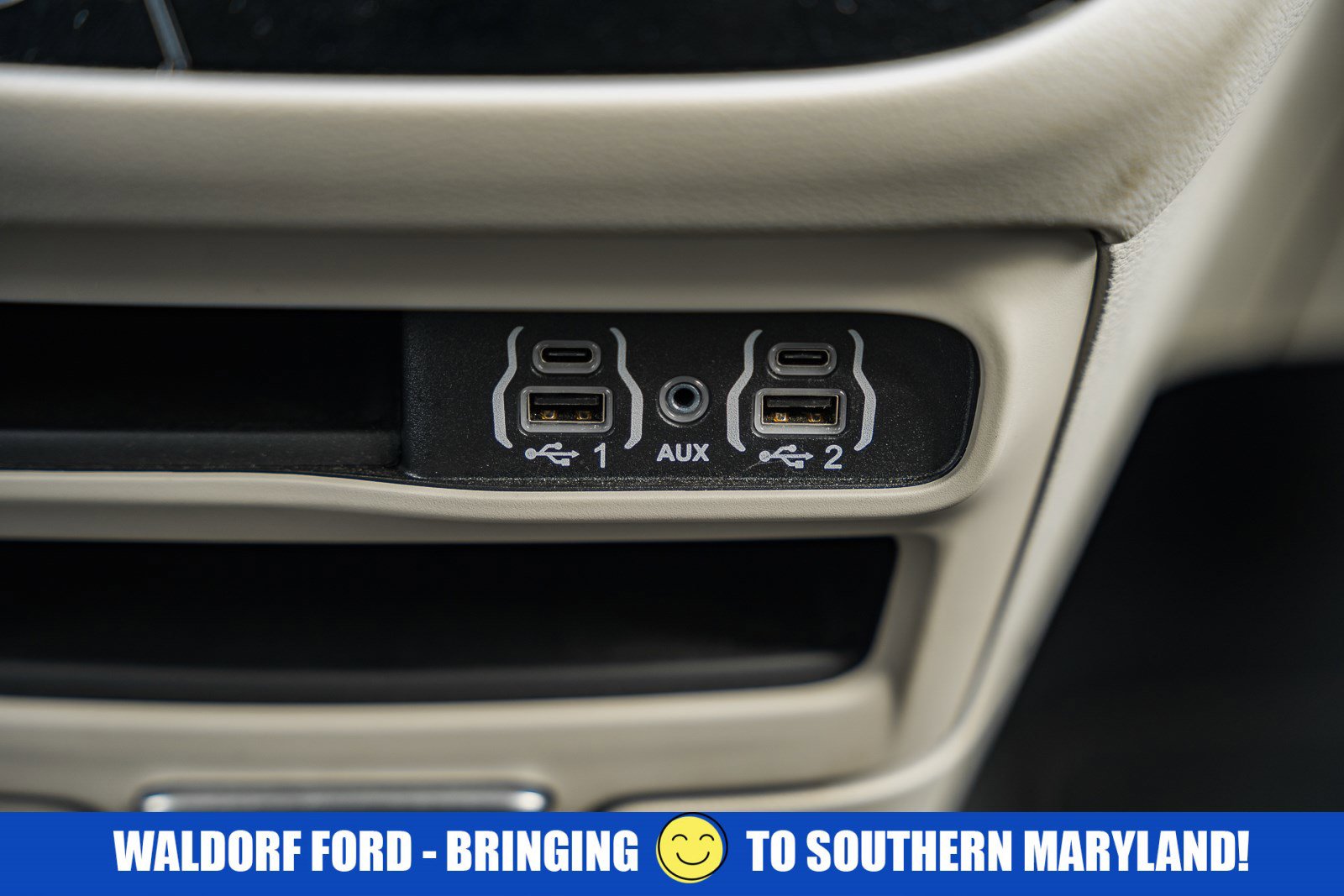 Used 2024 Chrysler Pacifica Touring-L image 26