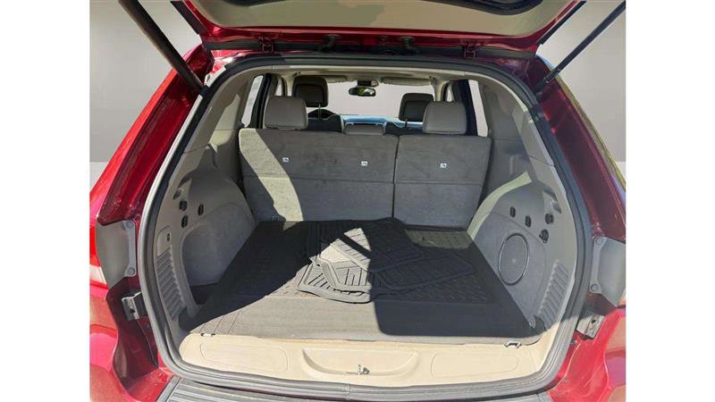 Used 2013 Jeep Grand Cherokee Laredo image 19