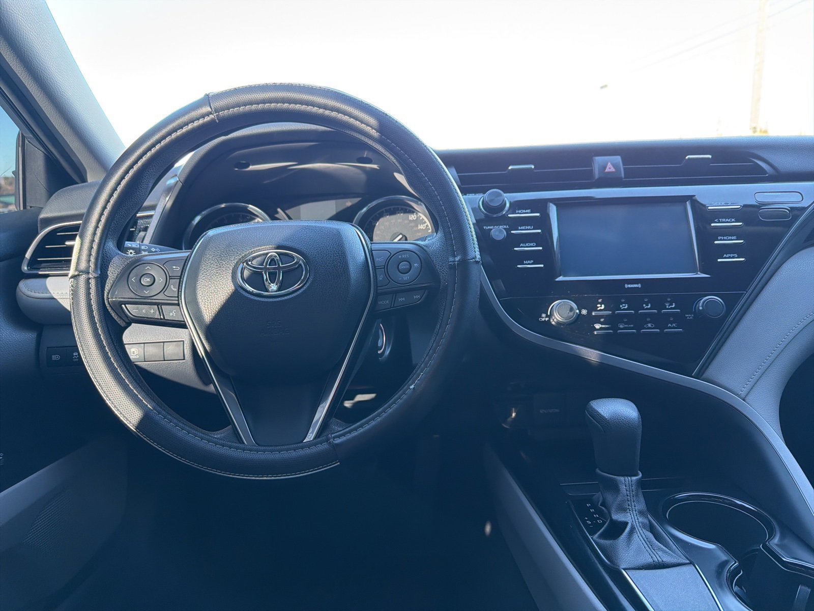 Used 2020 Toyota Camry LE image 13