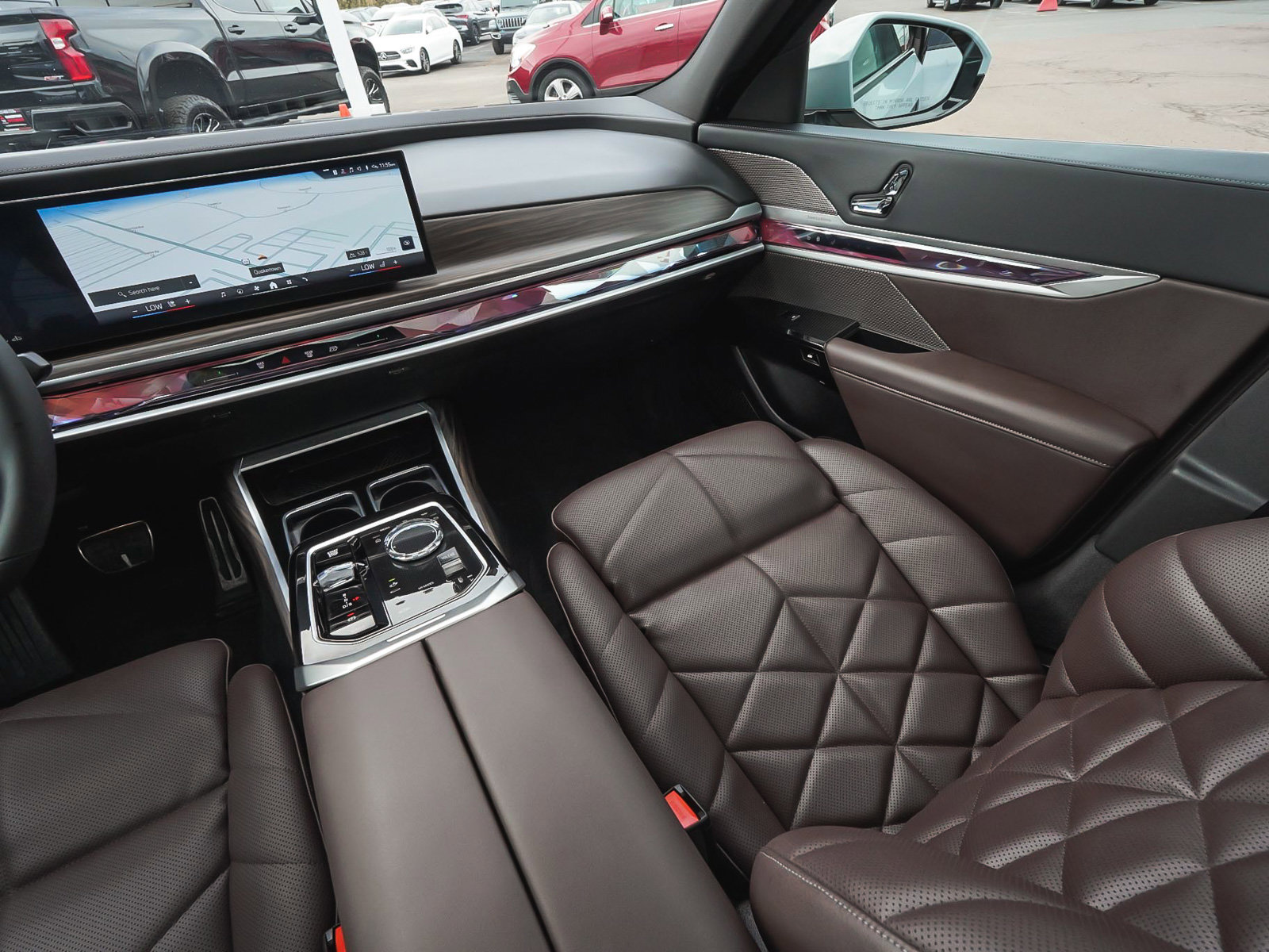 Used 2025 BMW 740i xDrive AWD/4WD image 50