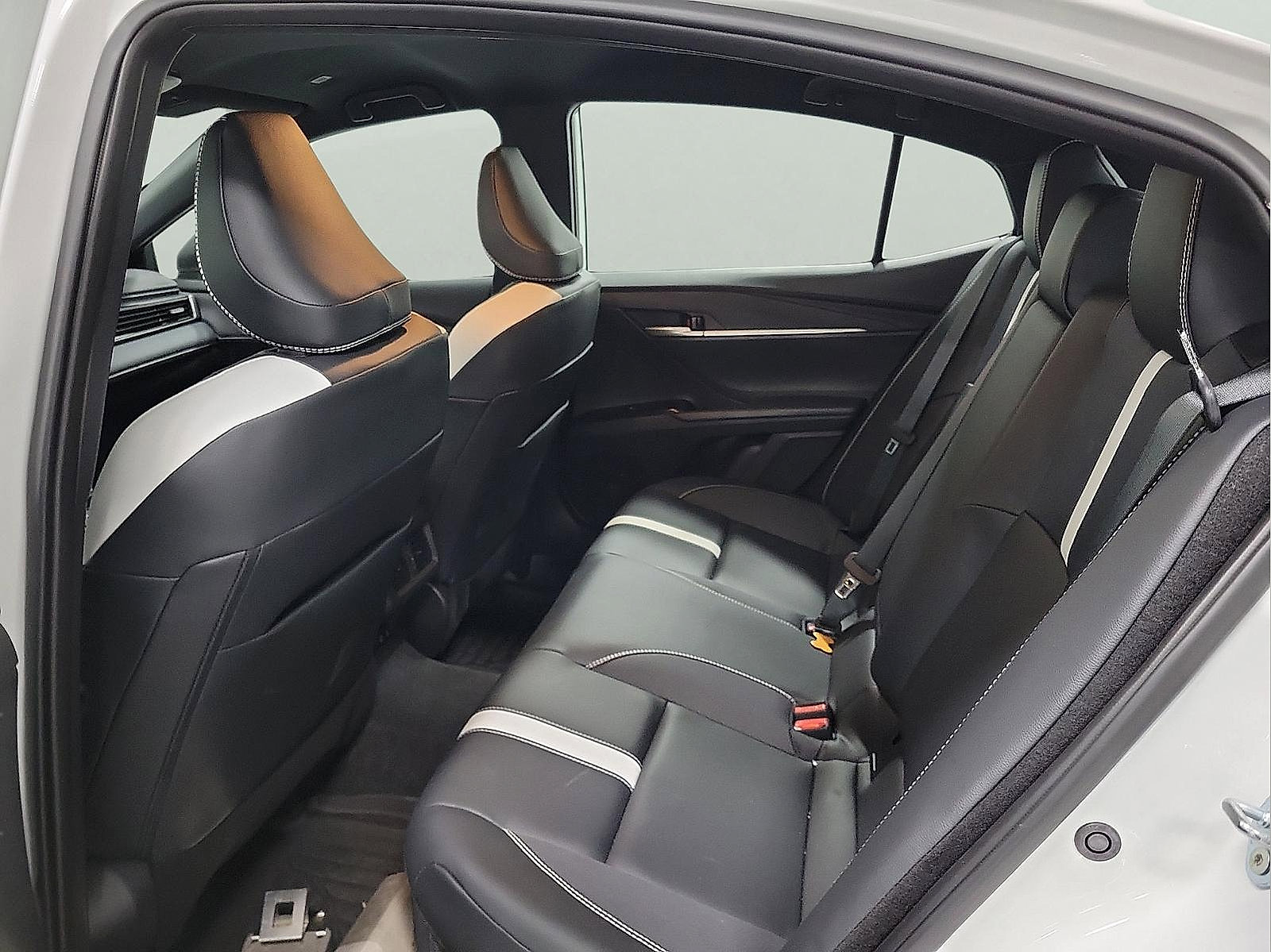 Certified 2025 Toyota Camry SE FWD image 8