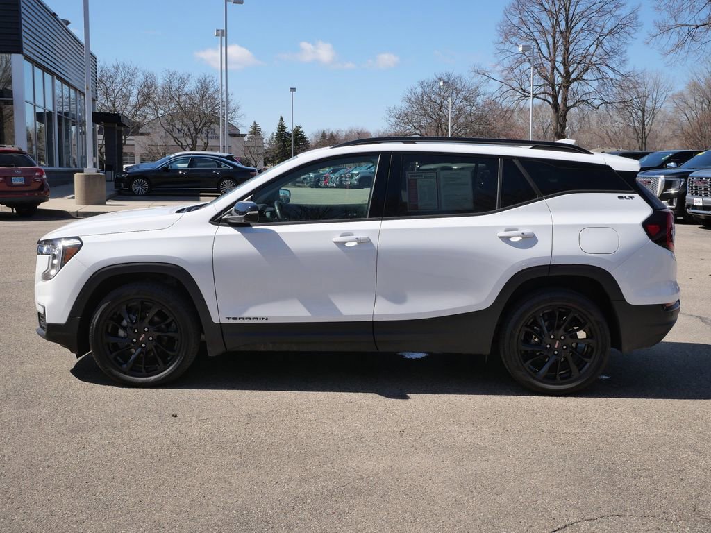 Used 2023 GMC Terrain SLT w/ Tech Package image 6