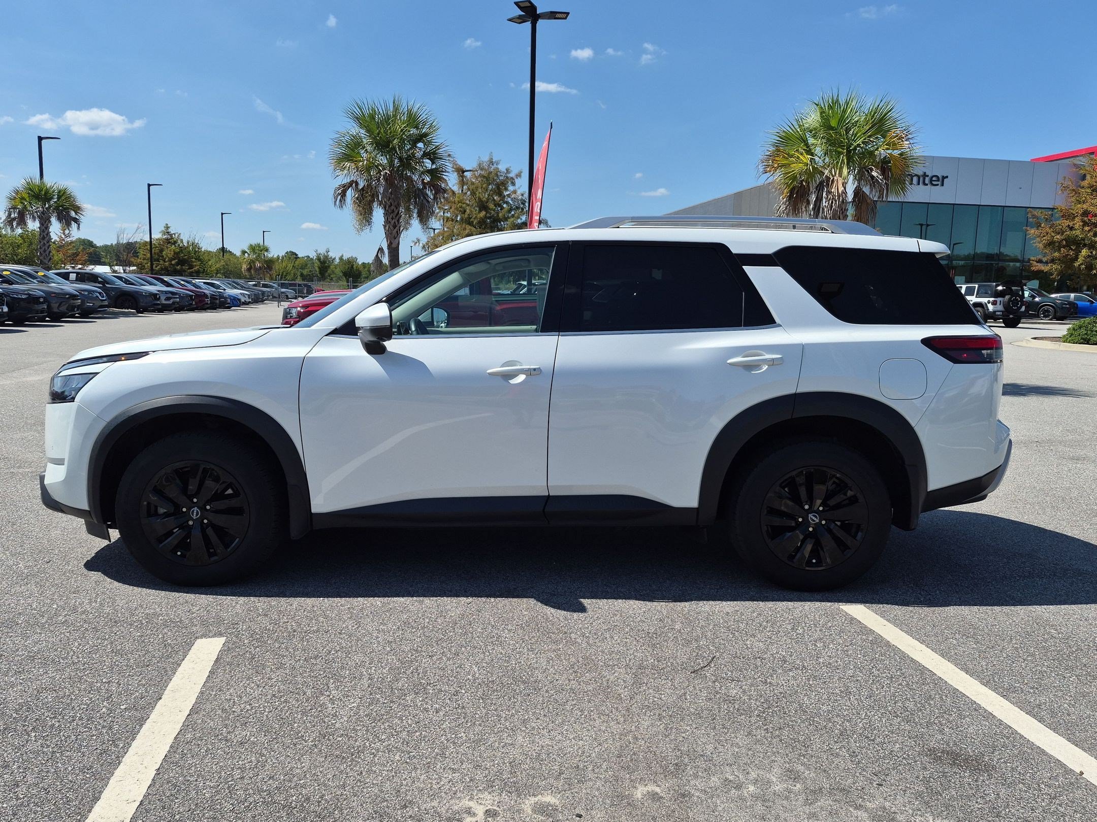 Certified 2025 Nissan Pathfinder SL AWD/4WD image 7