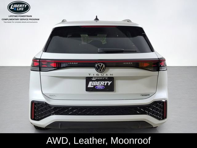 Used 2025 Volkswagen Tiguan SEL R-Line image 4