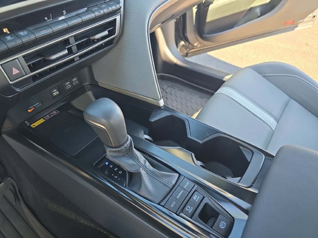 Certified 2025 Toyota Camry SE AWD/4WD image 29