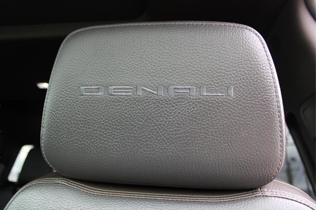 Used 2020 GMC Sierra 3500 Denali w/ Denali Ultimate Package image 18