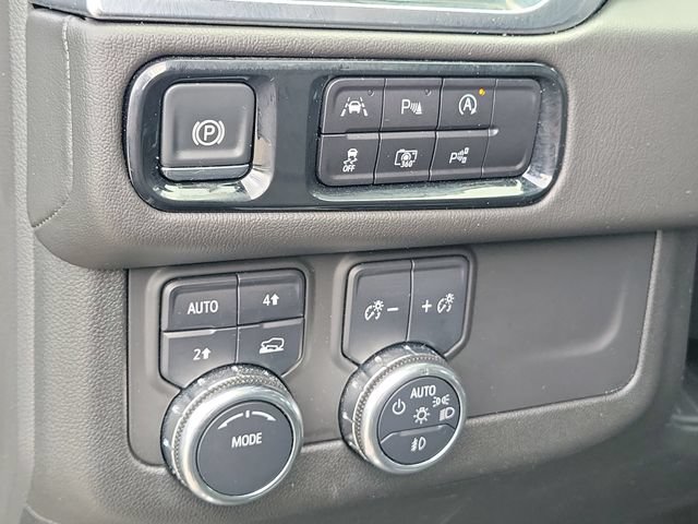 Certified 2025 GMC Yukon XL Denali AWD/4WD image 25