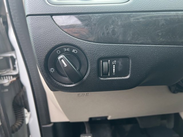 Used 2017 Dodge Grand Caravan SE image 25