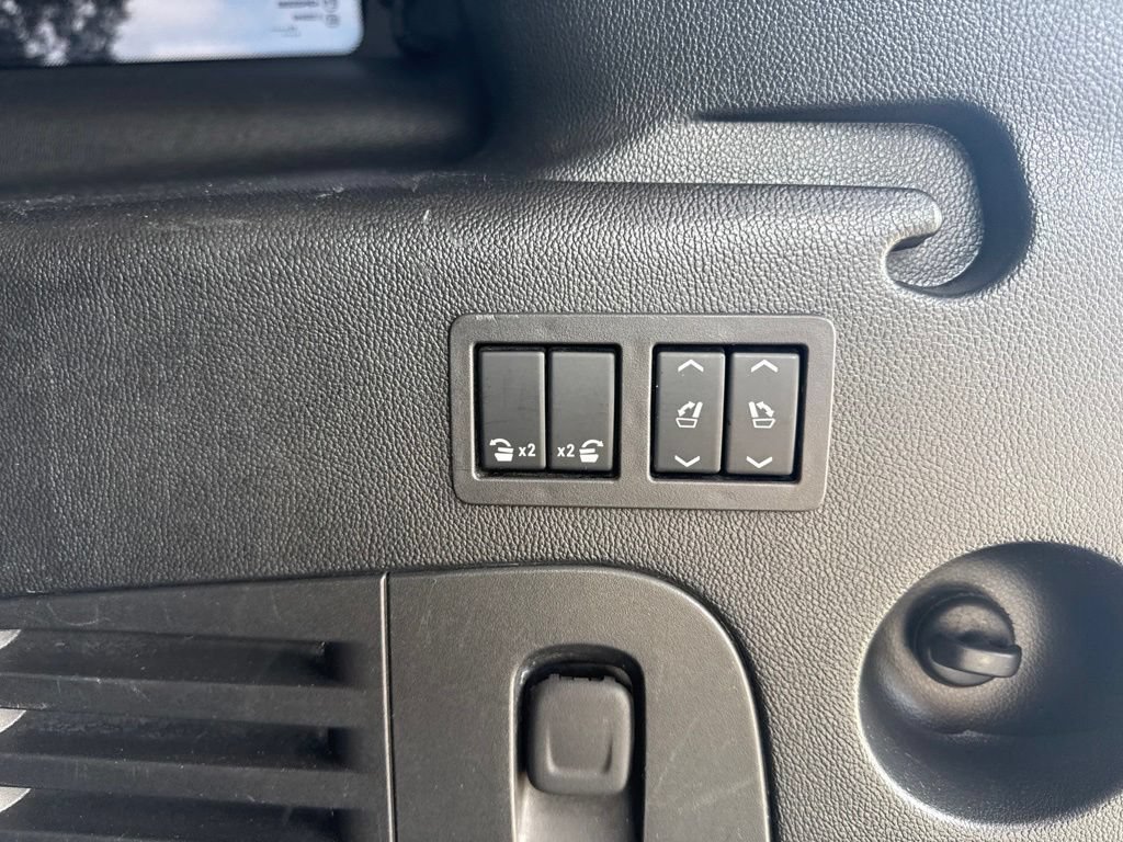 Used 2018 Chevrolet Suburban Premier AWD/4WD image 36