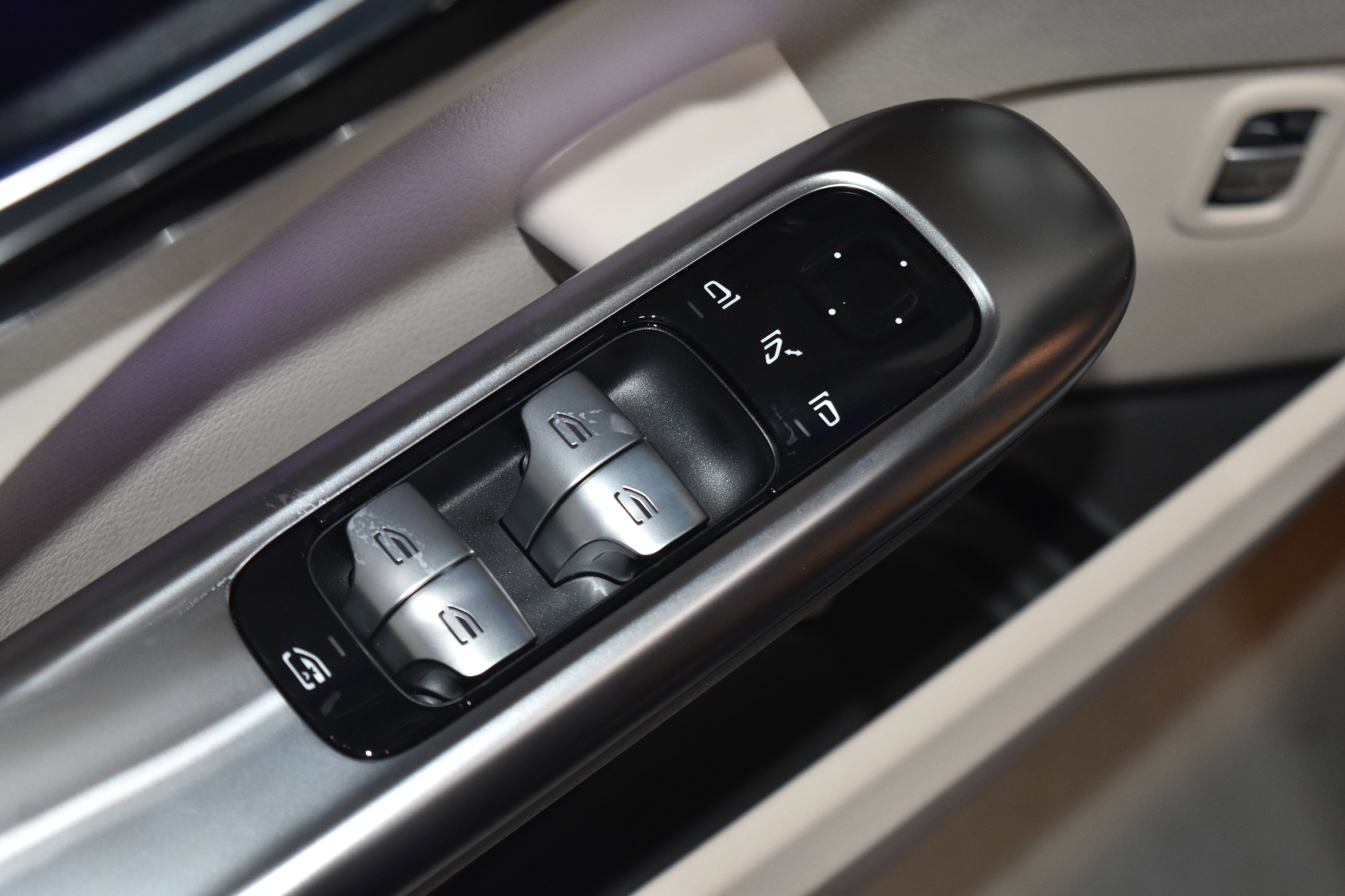 New 2026 Mercedes-Benz C 300 4MATIC Sedan image 5