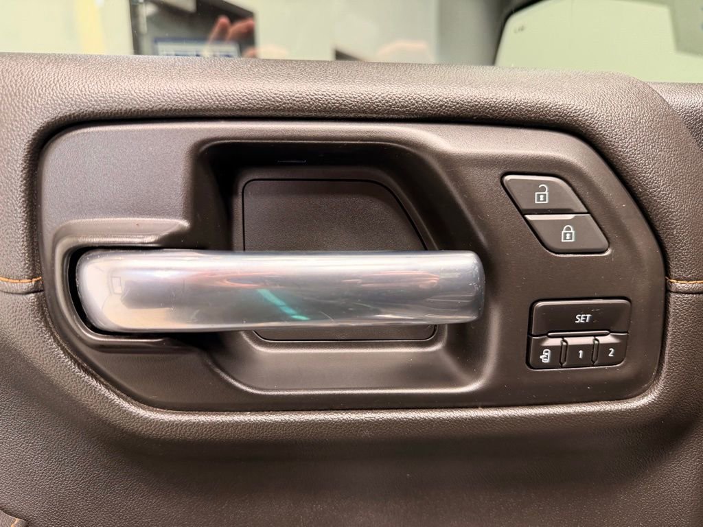 Used 2021 GMC Sierra 1500 AT4 w/ AT4 Premium Package AWD/4WD image 24